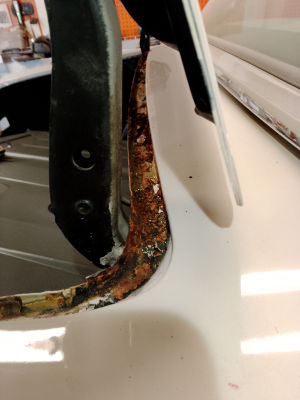 rost under gummilist koffert
